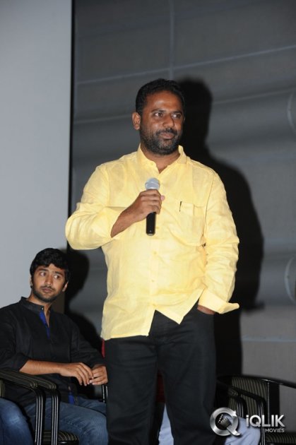 Aadu-Magadura-Bujji-Platinum-Disc-Function